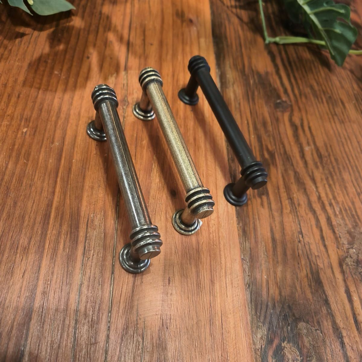 Cupboard door handle Ringed