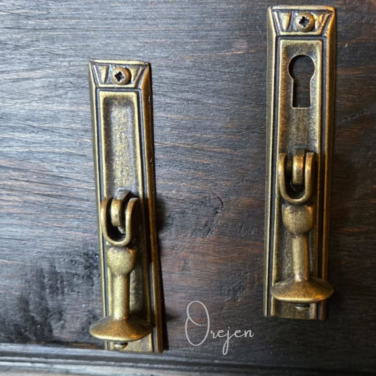 Long Oblong Backplate 3 . With and without keyhole