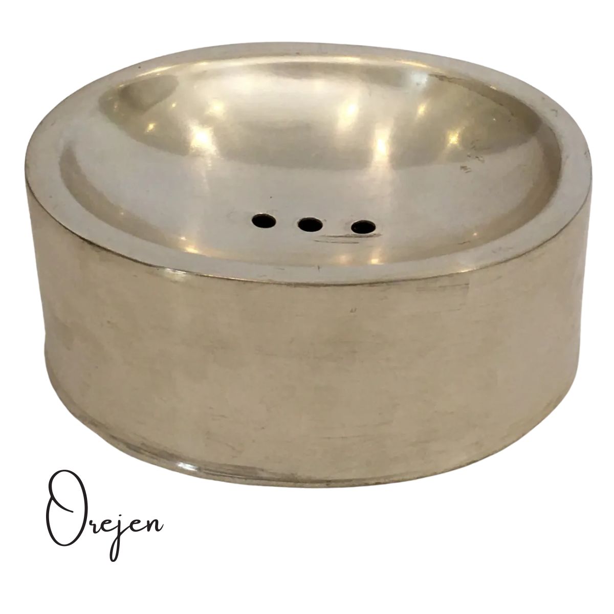 Metallic soap dish with drainage making it the perfect soap dish. Big enough and elegant enough for most soap bars.