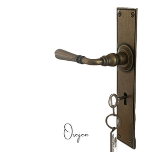 The handle that matches the French Lock.  Placed side by side - exquisite.