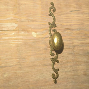 Cupboard door knob - Large oval