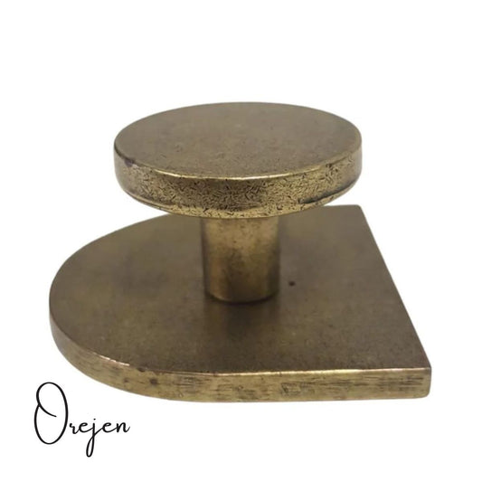 Round Flat top Knob on oval Plate