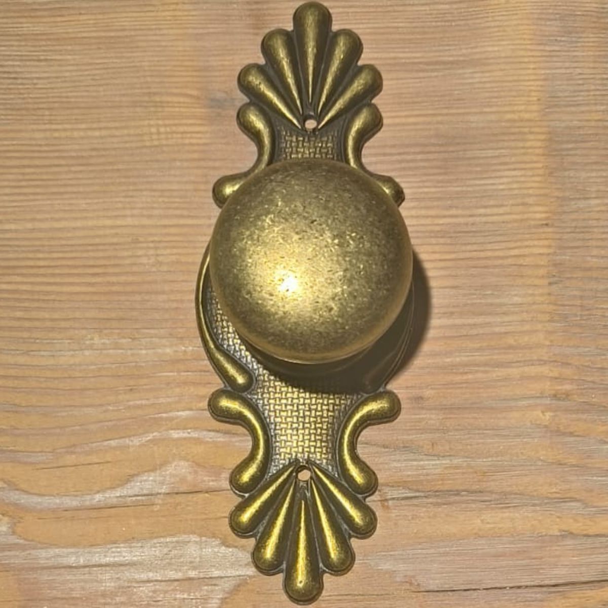 Cupboard Door Knob - Large Smartie