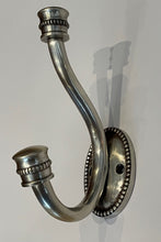Load image into Gallery viewer, Oval Beaded Wall Hook
