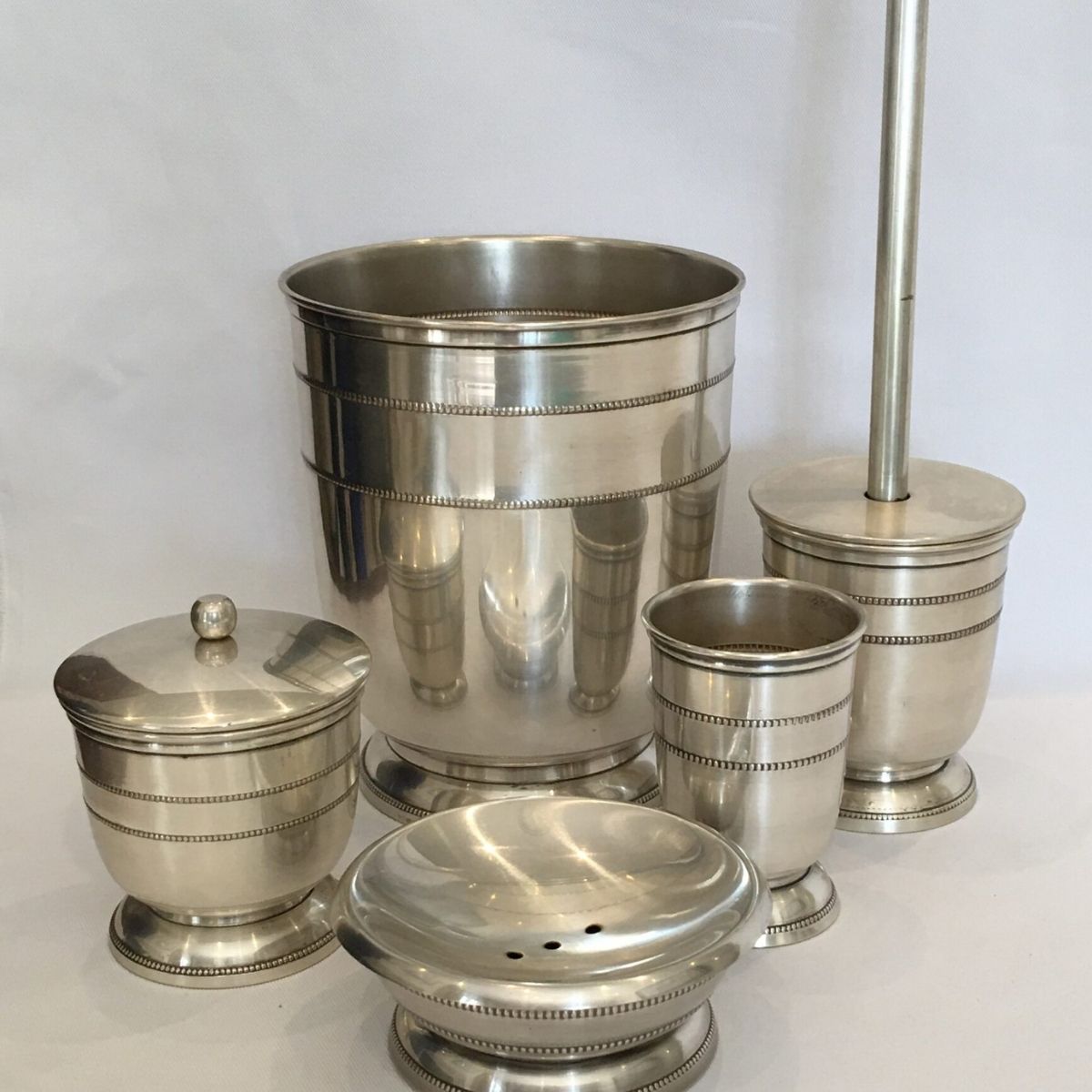 Beaded Round Back Double Towel Rail Pewter