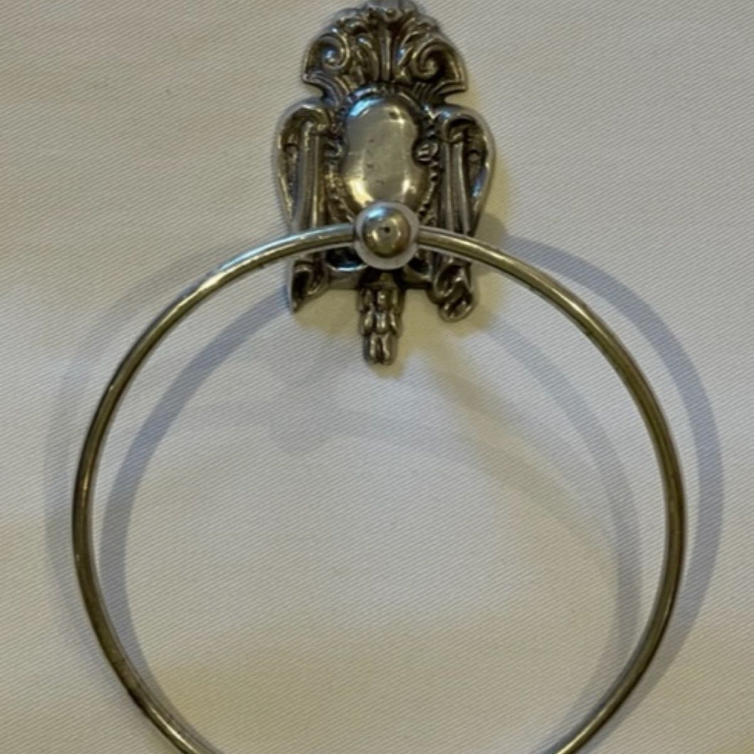Plume Towel Ring